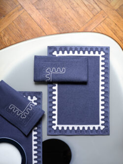 white and blueFrette table linens
