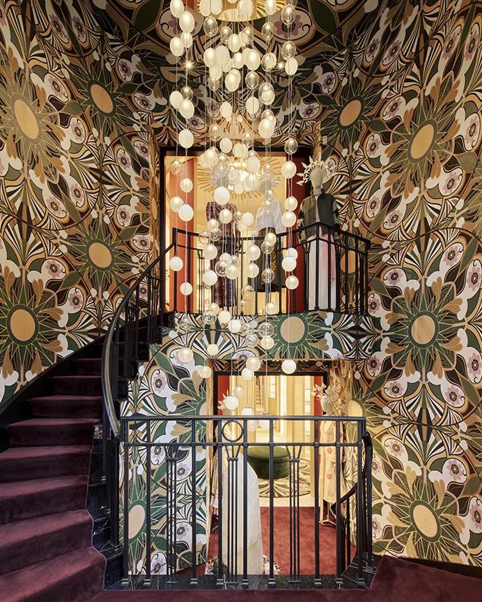 la doubleJ interior staircase with chandelier