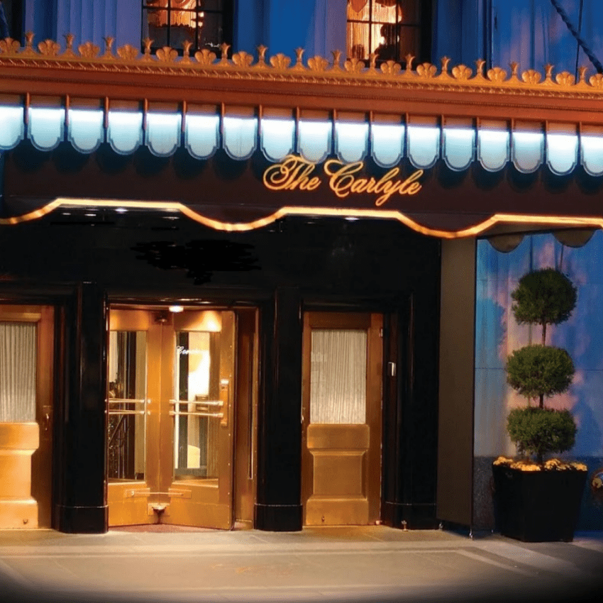 THE CARLYLE ENTRANCE